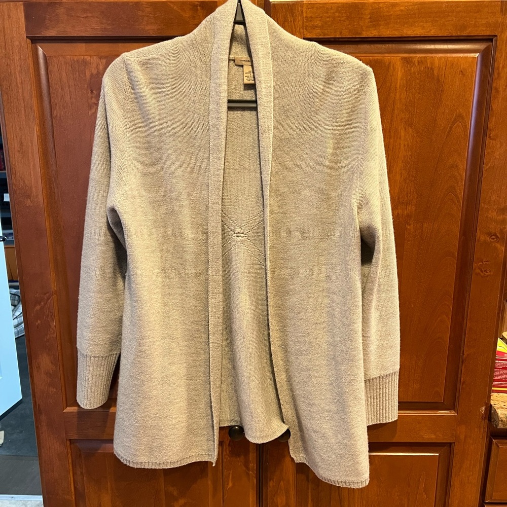 Cardigan sweater